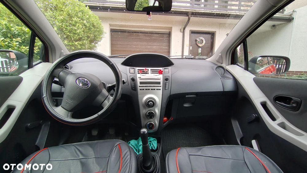 Toyota Yaris 1.3 Terra - 7