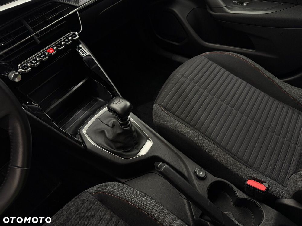 Peugeot 2008 - 25