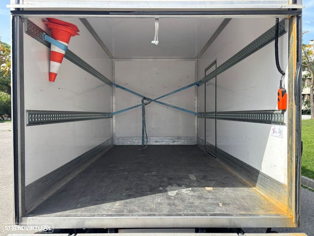 Mitsubishi Canter FUSO 3C15 CONTENTOR COM PLATAFORMA 1.000Kg - 16