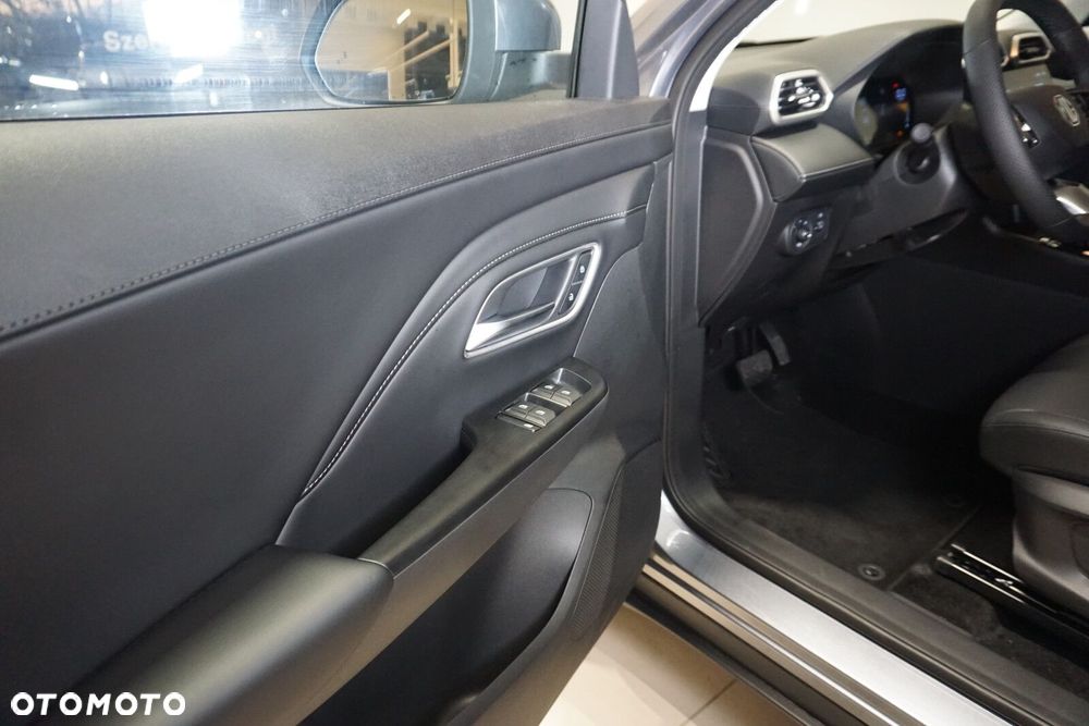 MG ZS Hybrid+ - 35