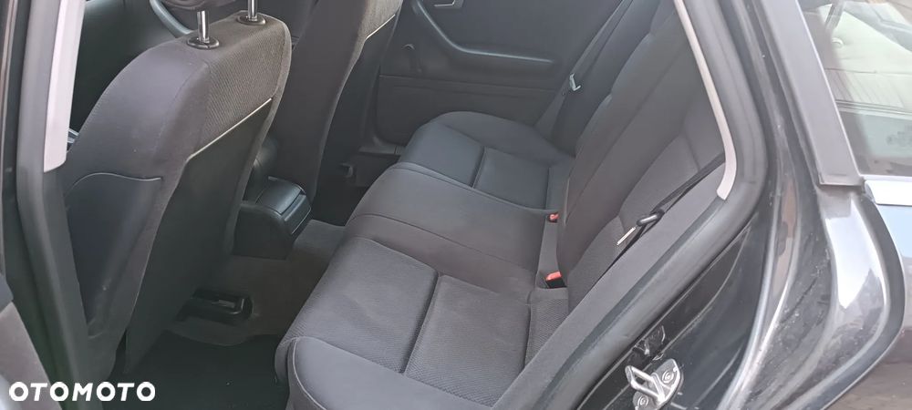 Audi A4 Limousine 2 - 8