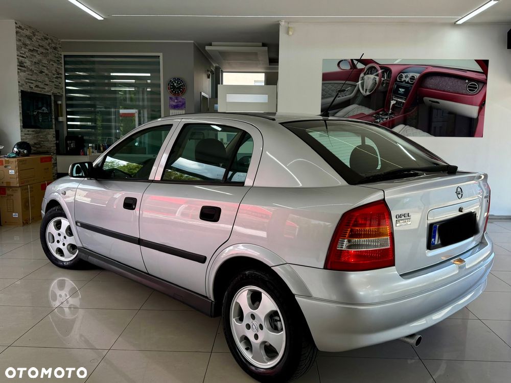 Opel Astra - 4