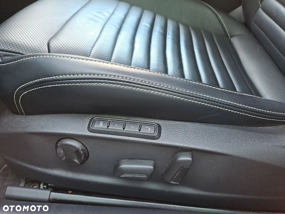 Volkswagen Passat 2.0 TSI Elegance DSG - 17