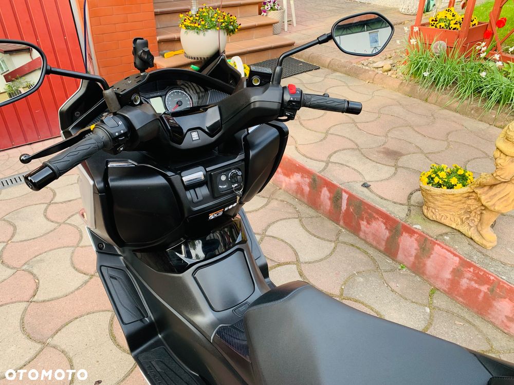 Suzuki Burgman - 13