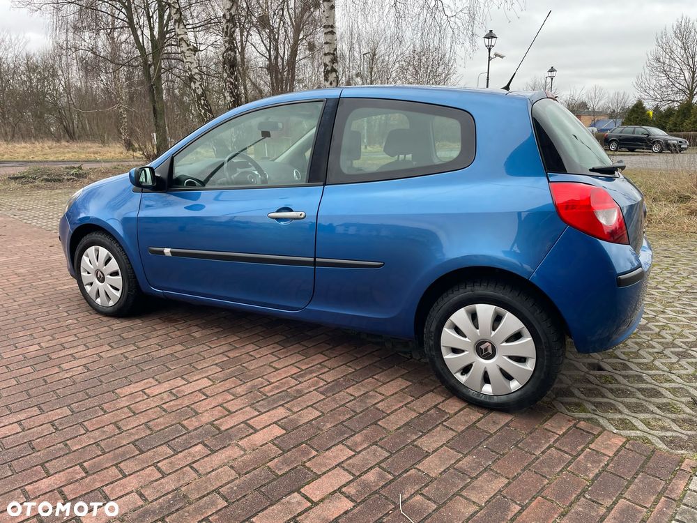Renault Clio 2006 photo 3