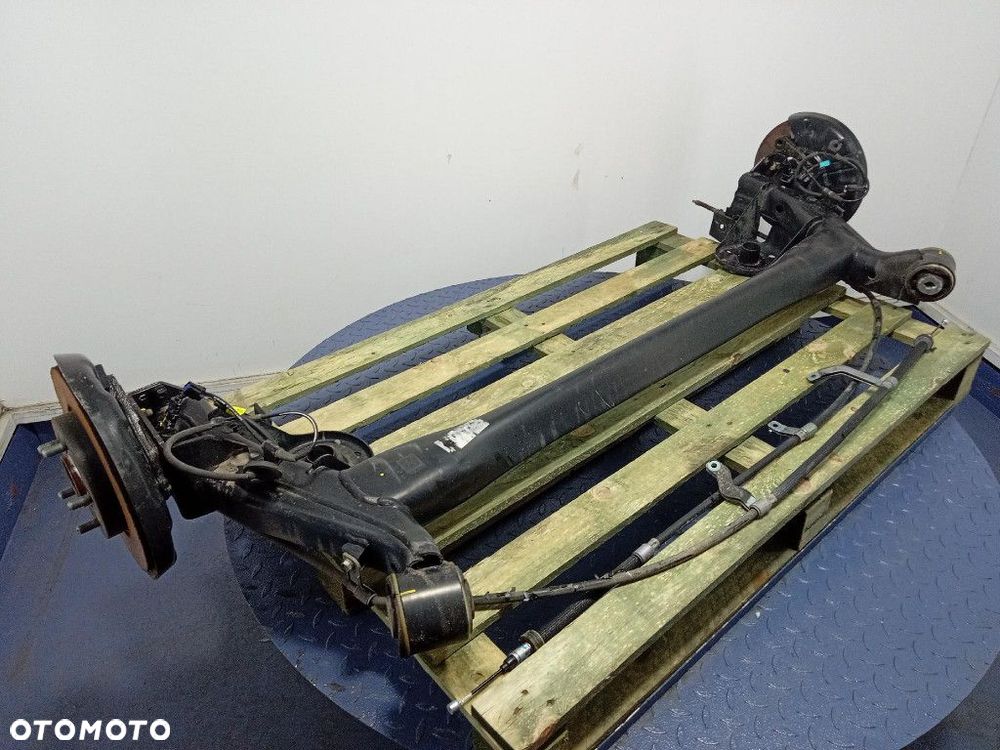 HYUNDAI I30 III KOMBI BELKA TYLNA ZAWIESZENIA TYŁ 55100F2500 - 2