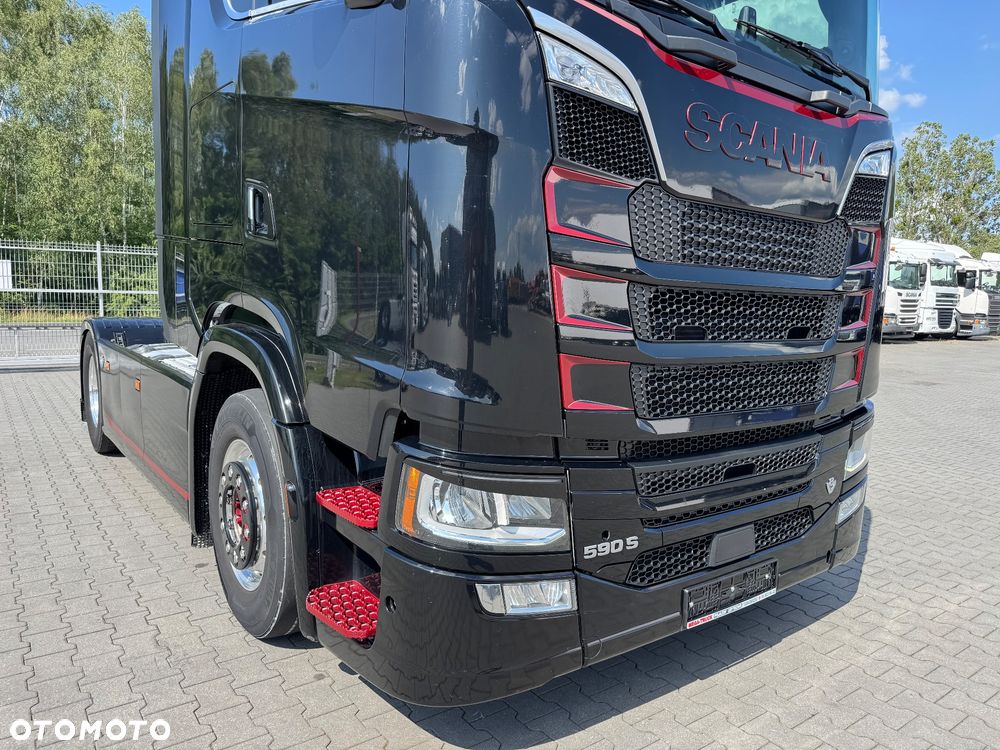 Scania S 590 V8 BOGATA WERSJA 6 PODUSZEK - 15