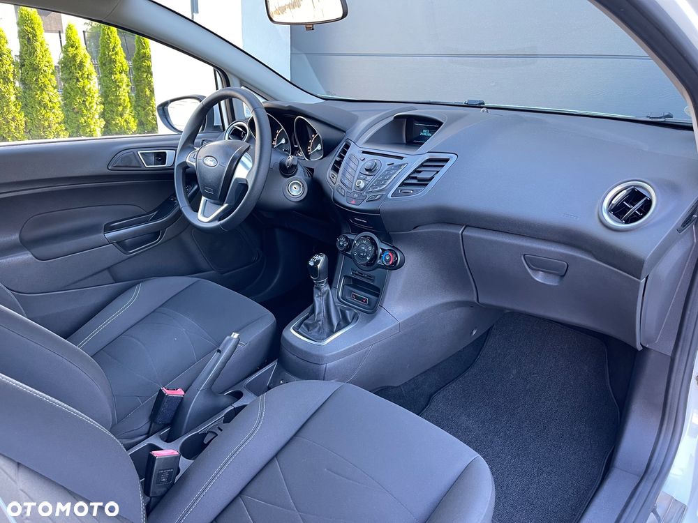 Ford Fiesta 1.25 Celebration - 26