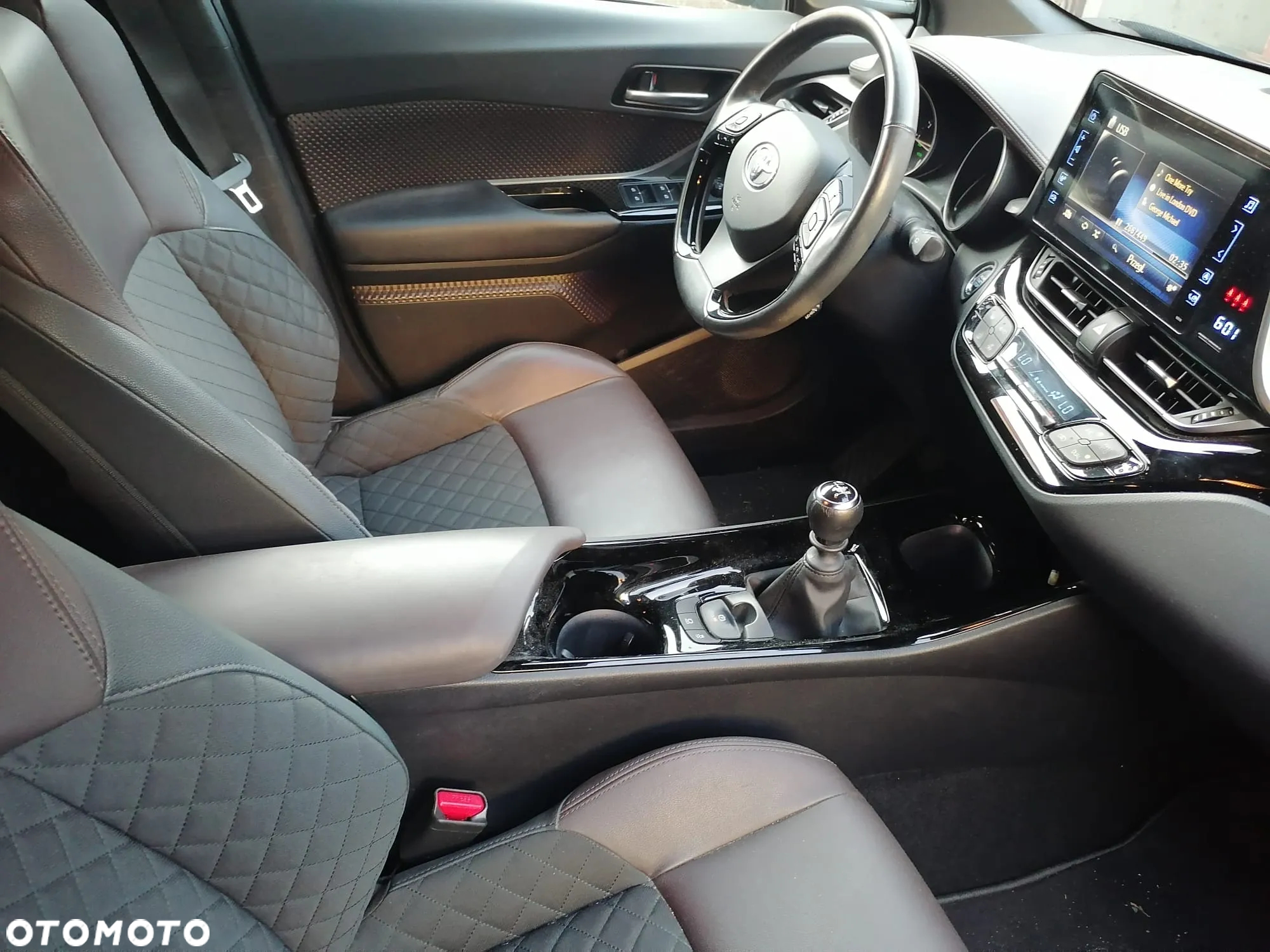 Toyota C-HR 1.2 T GPF Premium - 18