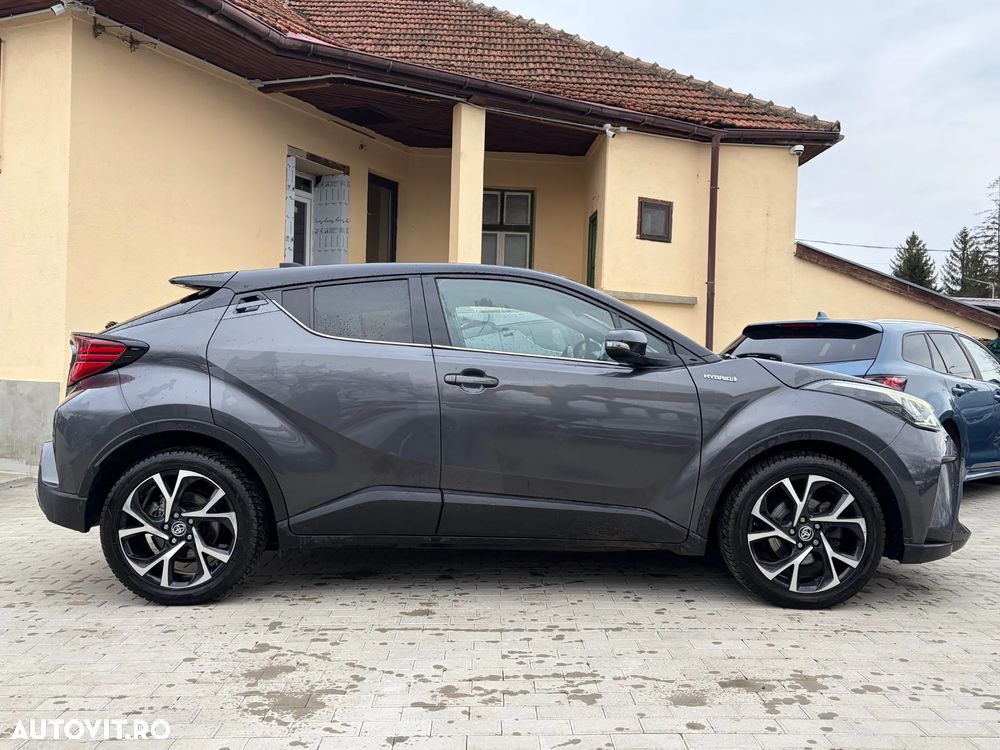 Toyota C-HR 2.0 HSD 184 CP 4x2 CVT Classy Bi-Tone - 5