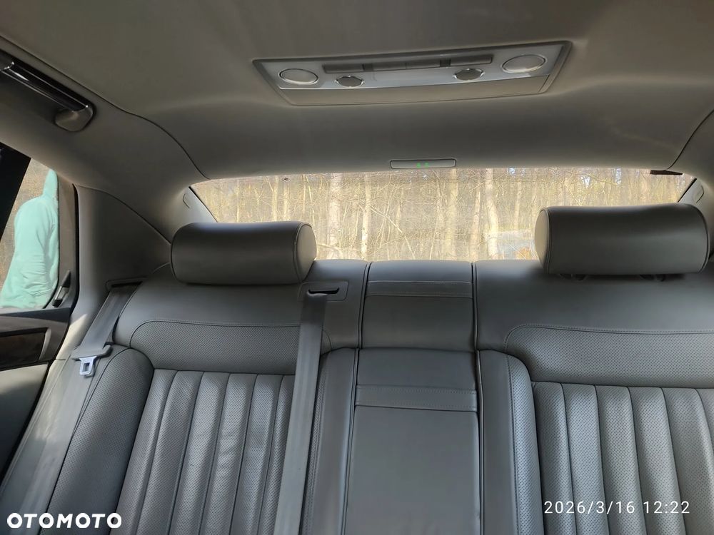 Volkswagen Phaeton 4.2 V8 4MOTION Automatik (5 Sitzer) - 17