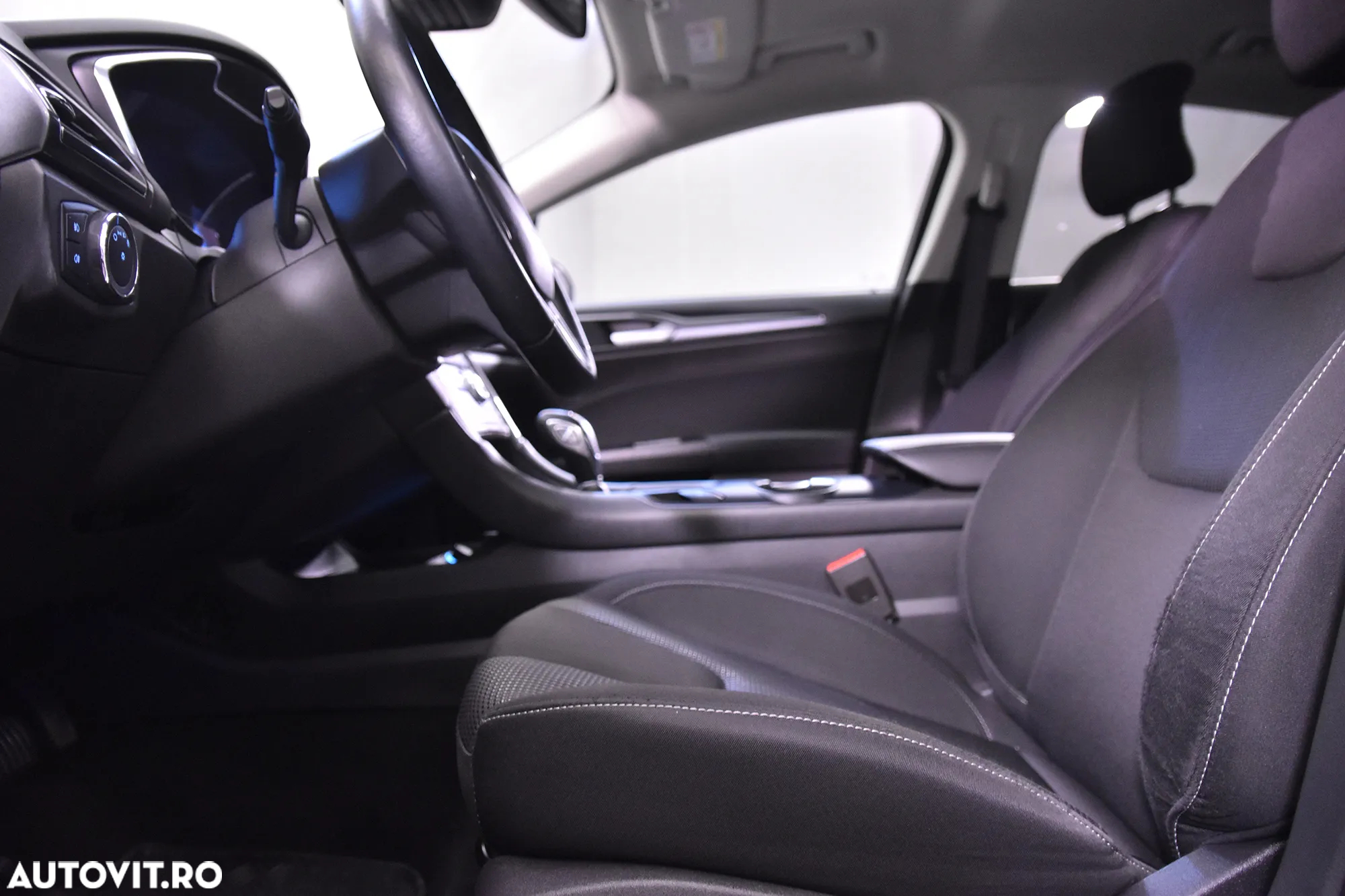 Ford Mondeo - 23