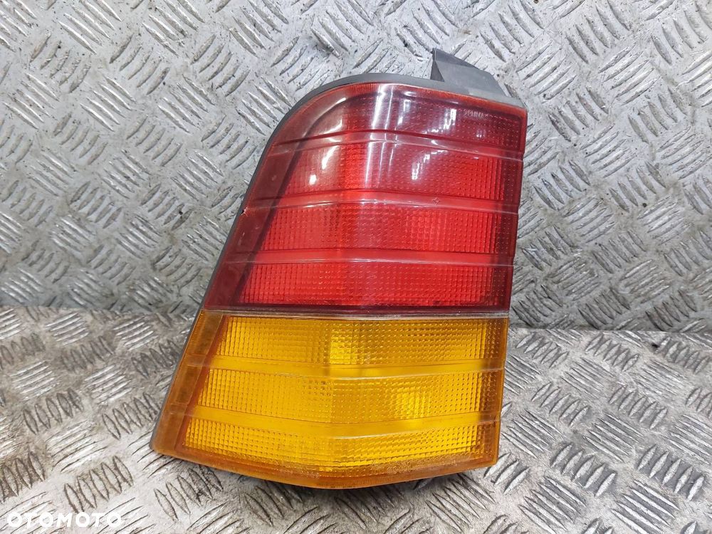 LAMPA LEWY TYŁ SSANGYONG MUSSO I - 1