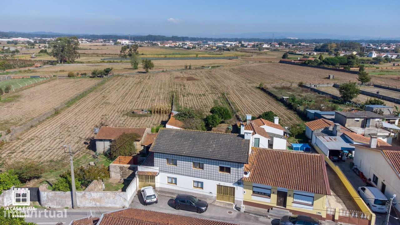 Excelente moradia T3 com terreno de 2.979 m2 em Avanca - Exclusivo - Grande imagem: 2/44