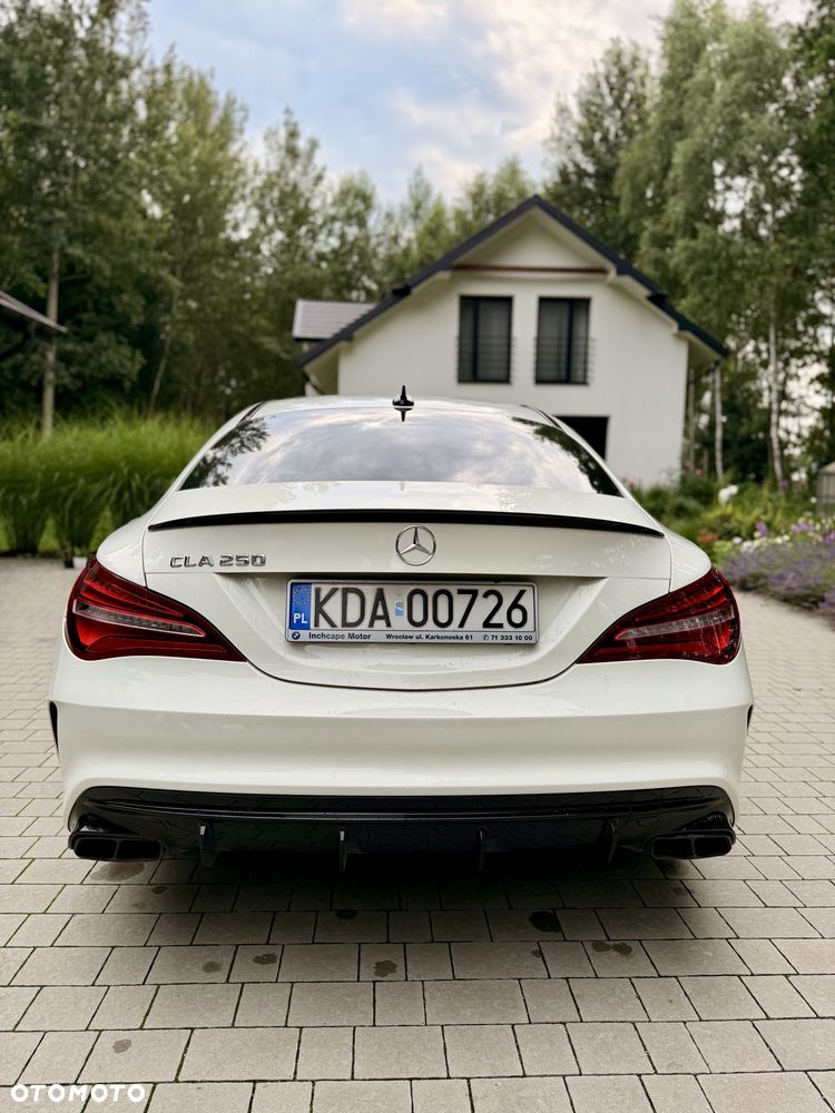 Mercedes-Benz CLA 250 7G-DCT Urban - 6