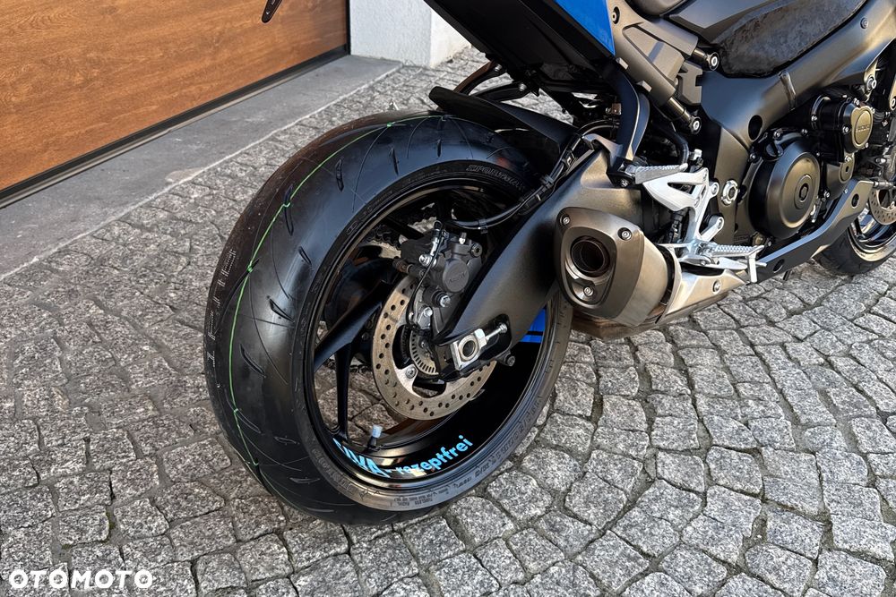 Suzuki GSX - 10