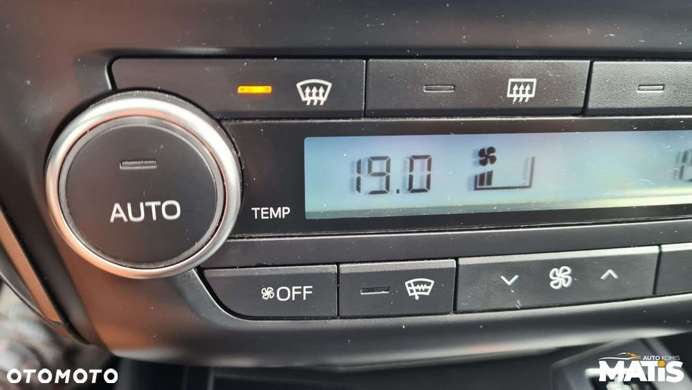 Toyota Avensis - 27