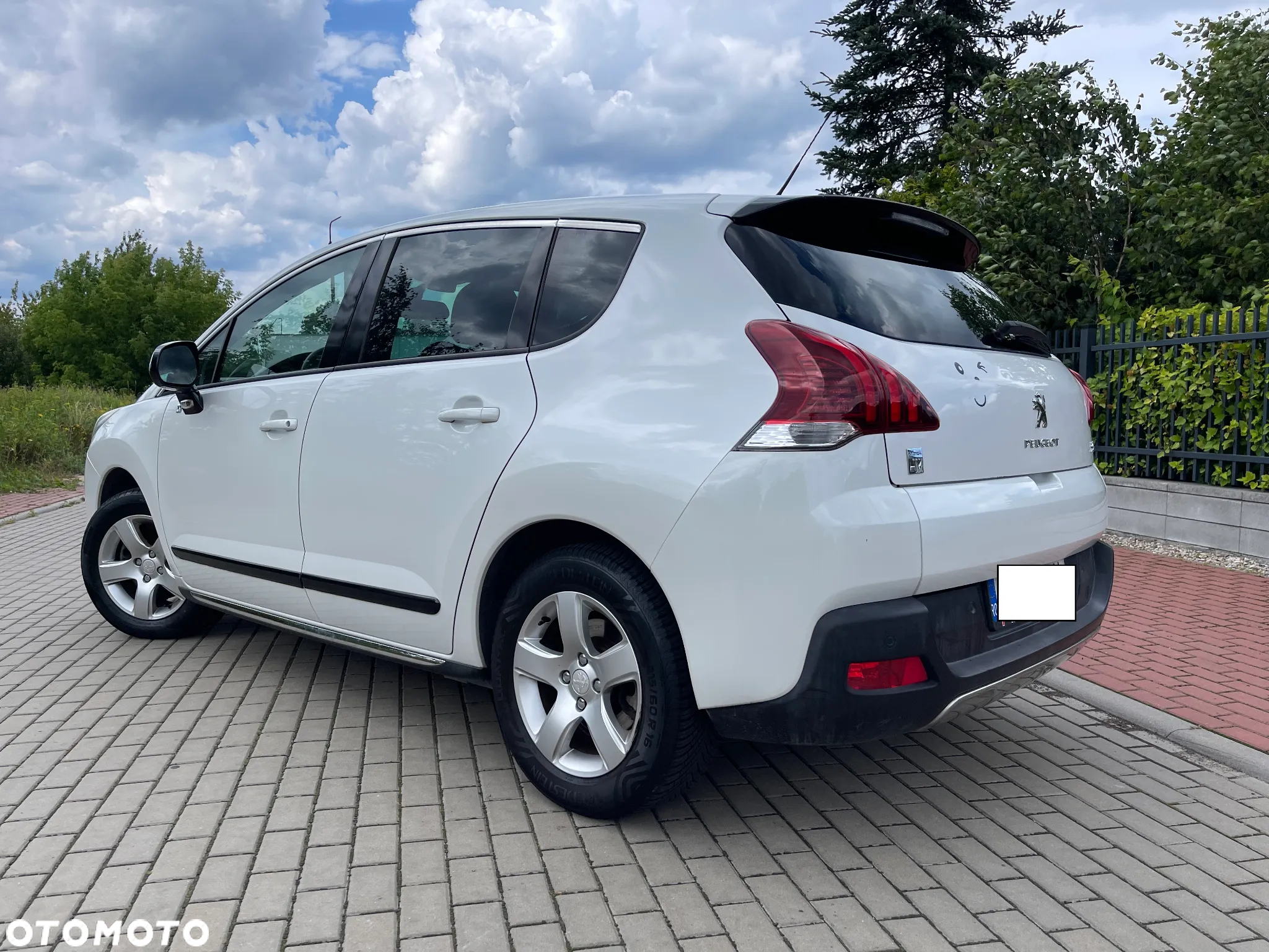 Peugeot 3008 Hybrid4 - 5