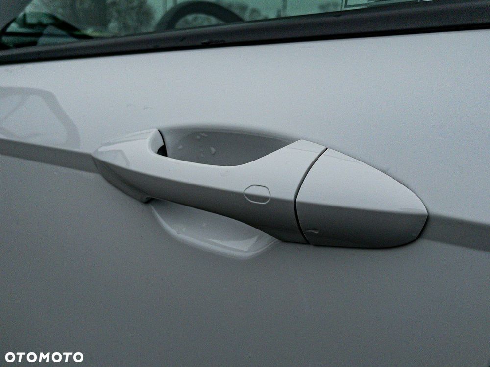 Hyundai Kona - 11