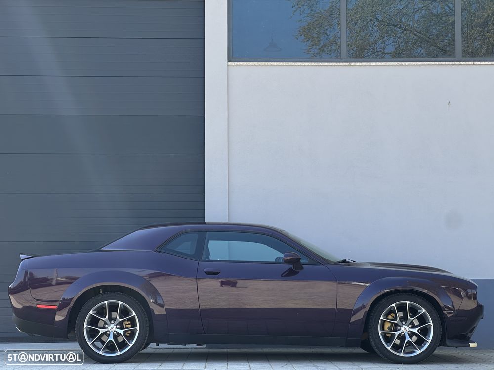 Dodge Challenger - 10