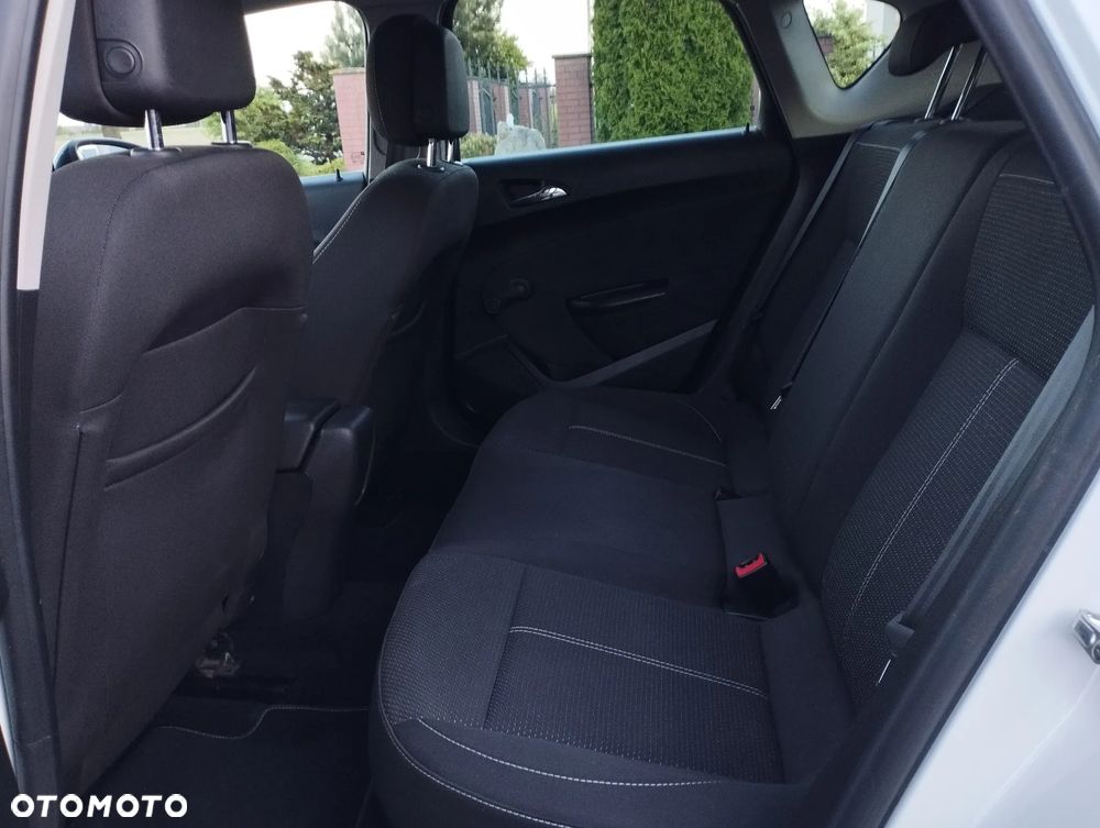 Opel Astra 1.4 Turbo - 17