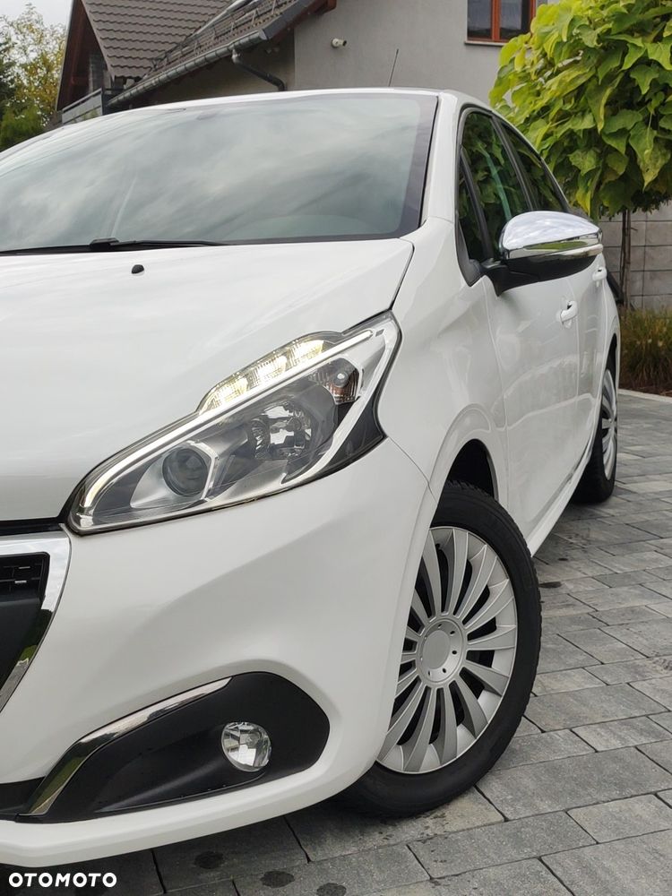 Peugeot 208 - 14