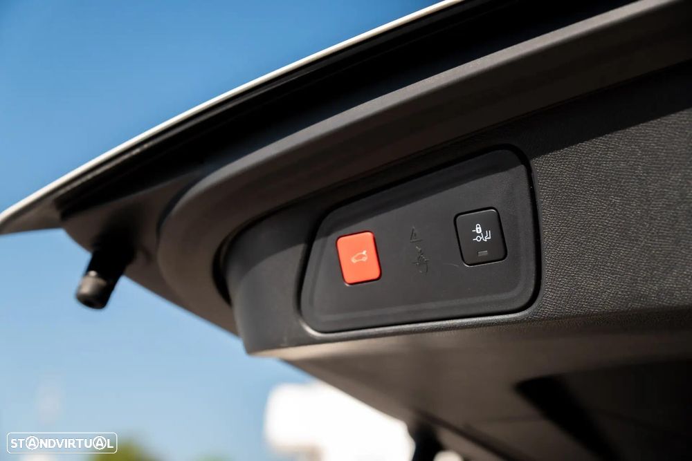Peugeot 3008 1.6 Hybrid4 Allure Pack e-EAT8 - 17