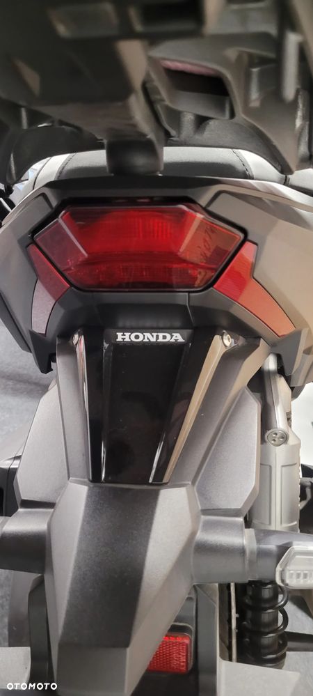 Honda ADV350 - 11