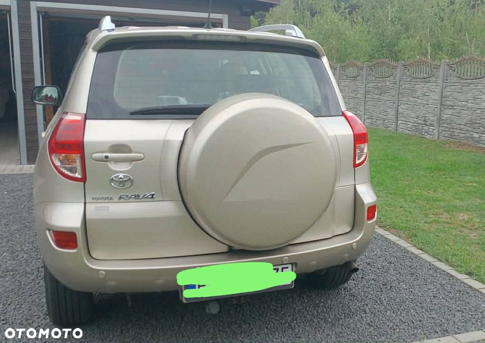 Toyota RAV4 - 6