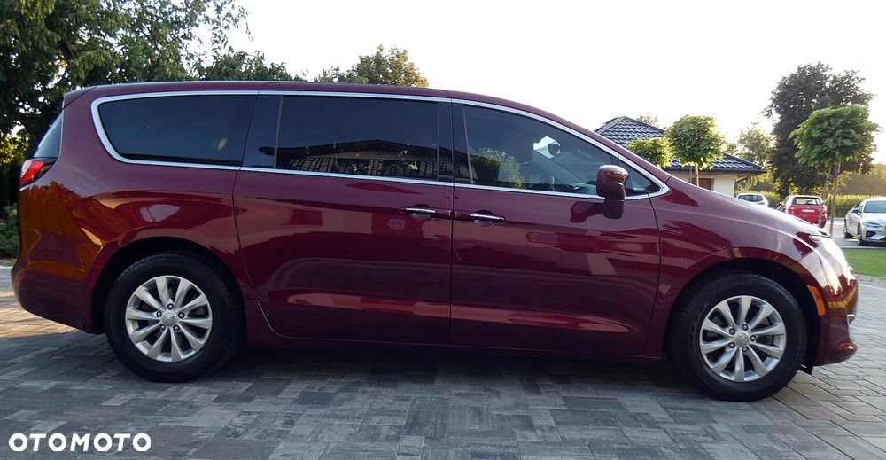 Chrysler Pacifica - 3
