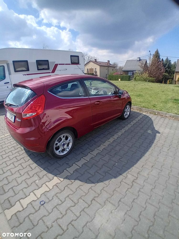 Ford Fiesta 1.6 TDCi DPF Trend - 4
