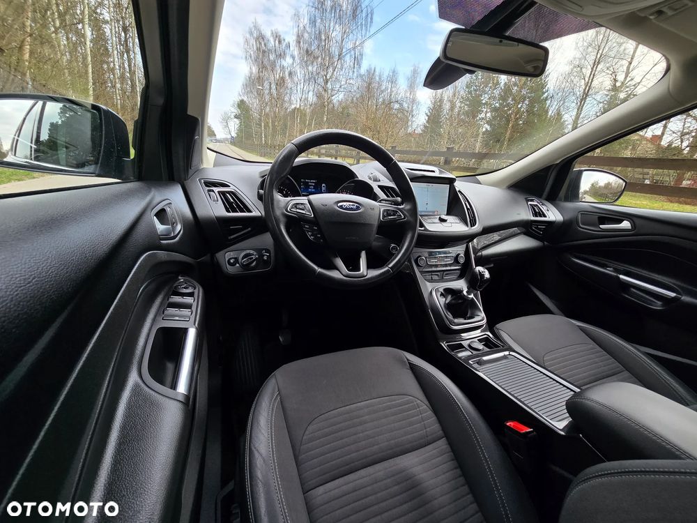 Ford Kuga 1.5 EcoBoost 2x4 Titanium - 27