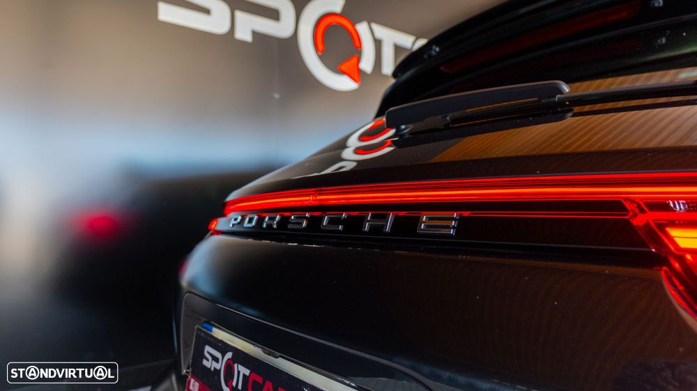 Porsche Panamera Sport Turismo 4 E-Hybrid - 12