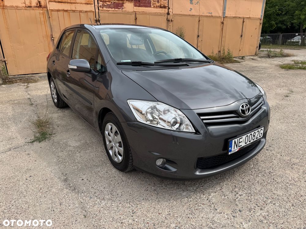 Toyota Auris - 2
