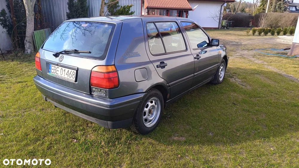 Volkswagen Golf - 3