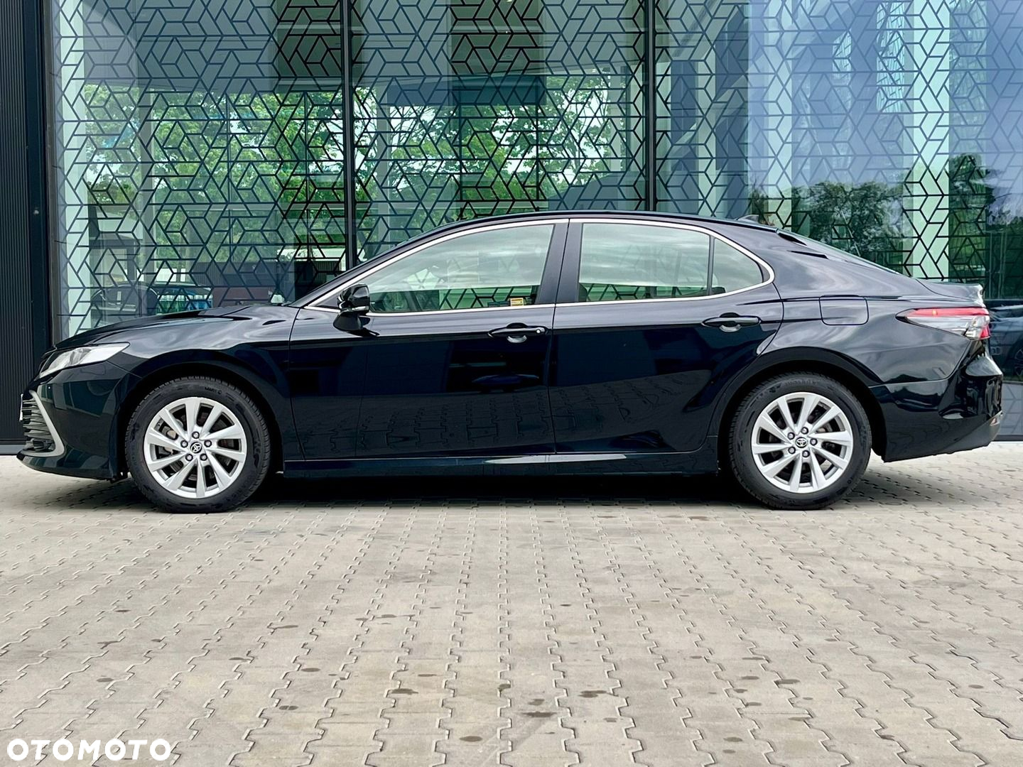 Toyota Camry - 3