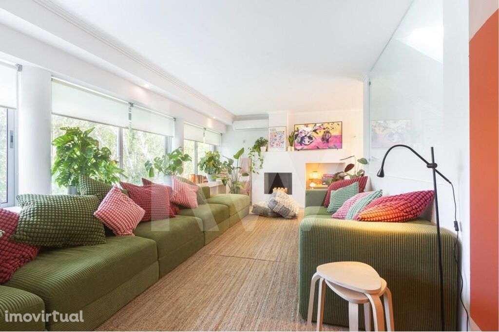 Moradia com dois jardins,  piscina e jacuzzi em Paço de Arcos - Grande imagem: 4/60