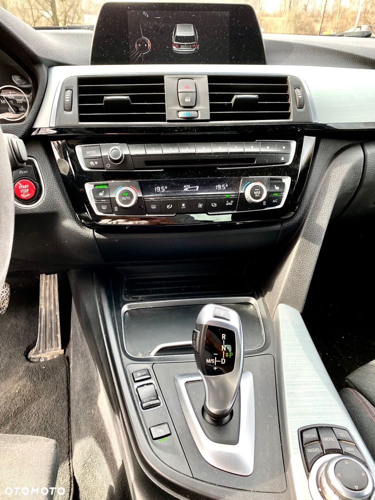 BMW Seria 3 325d DPF Edition Sport - 22