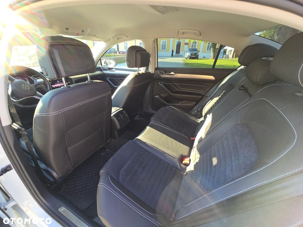 Volkswagen Passat 2.0 TDI EVO Elegance DSG - 16