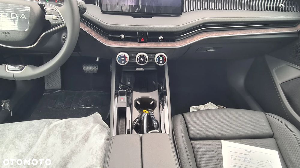 Skoda Superb 2.0 TDI SCR 4x4 L&K DSG - 18