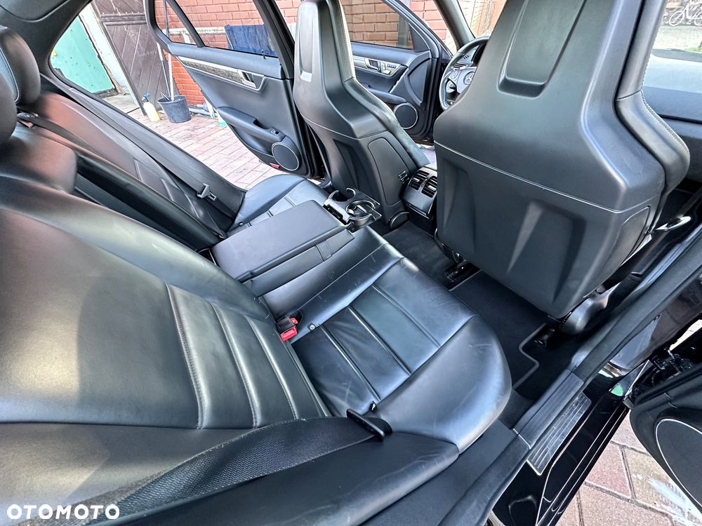 Mercedes-Benz Klasa C 63 AMG T 7G-TRONIC SPORT EDITION - 23