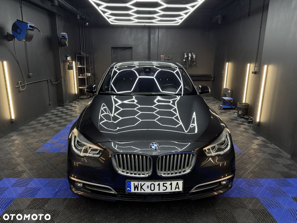 BMW 5GT - 1