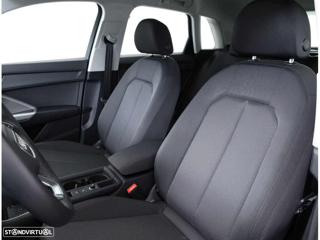 Audi Q3 45 TFSIe S tronic - 23