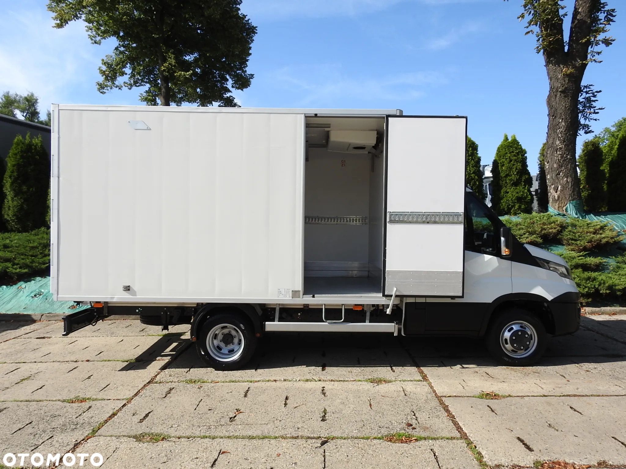 Iveco DAILY 35C15 KONTENER CHŁODNIA -12*C ZASILANIE 230V BLIŹNIACZE KOŁA 150KM [ 5418 ] - 9