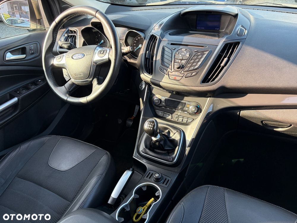 Ford Kuga 2.0 TDCi 2x4 Titanium - 6