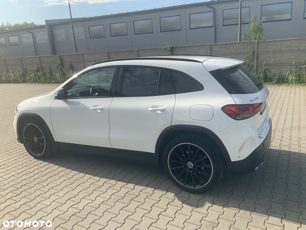 Mercedes-Benz GLA 200 Business Edition - 2