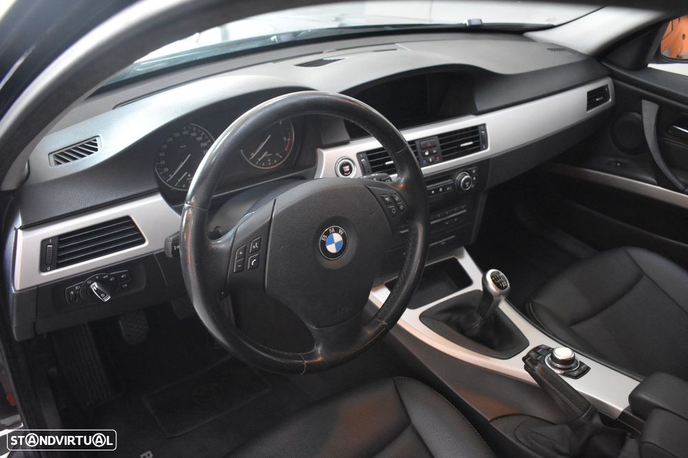 BMW 318 - 25