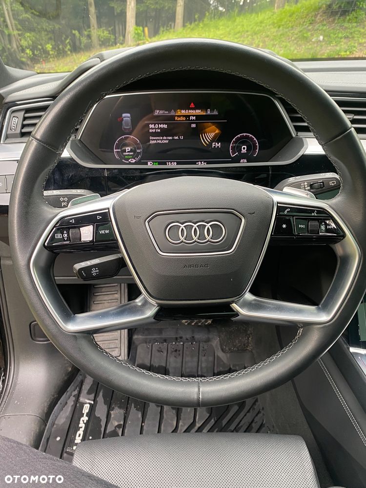 Audi Q8 - 12