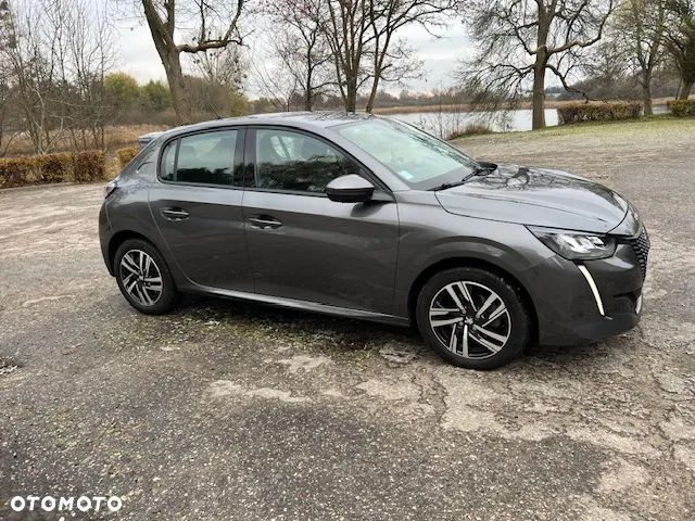 Peugeot 208 - 4