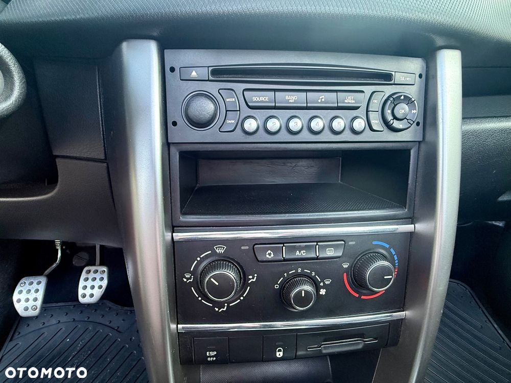 Peugeot 207 CC 1.6 HDi Premium - 28